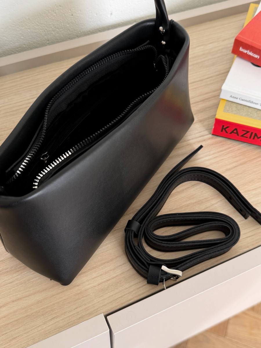 Мінімалістичний клатч-багет ДЖУДІ чорний LEMAN LM4874-1